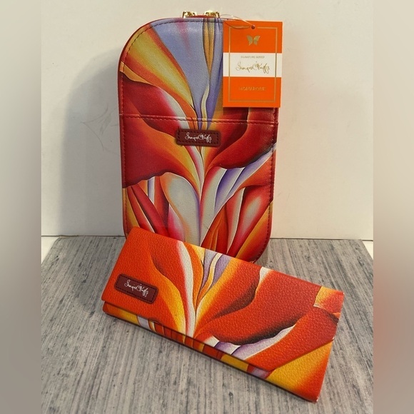 Monarque~NWT~Vivid~Georgia O’Keeffe Art~Red Canna~Crossbody Bag & Eyeglass Case - Picture 3 of 14